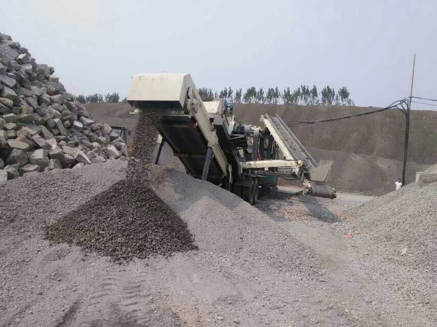 廢棄混凝土破碎客戶現(xiàn)場(chǎng) 廢棄混凝土破碎客戶現(xiàn)場(chǎng)