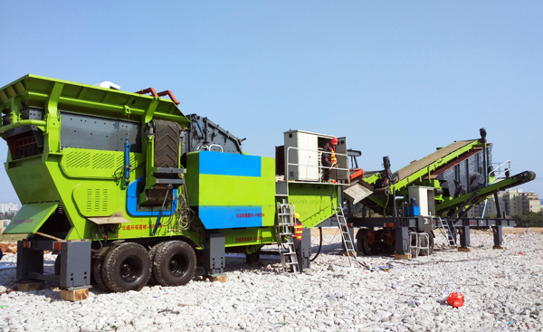 輪胎式移動(dòng)破碎站 輪胎式移動(dòng)破碎站